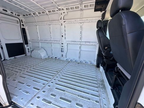 Used 2024 RAM ProMaster 2500 w/ Convenience Group FWD image 23