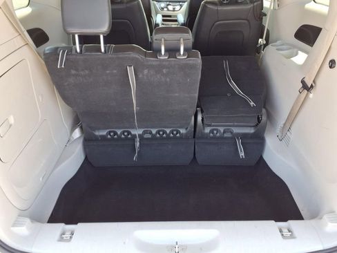 Used 2024 Chrysler Pacifica Select FWD image 27