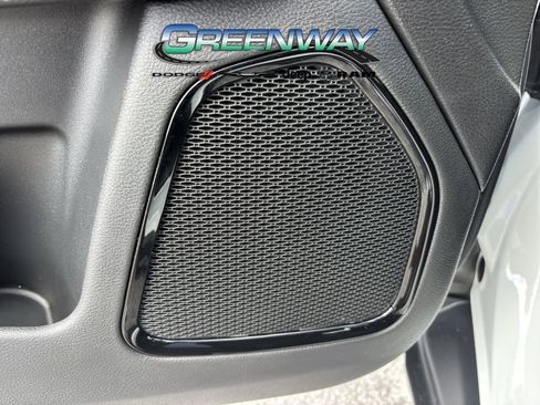 New 2026 Jeep Compass Latitude image 17