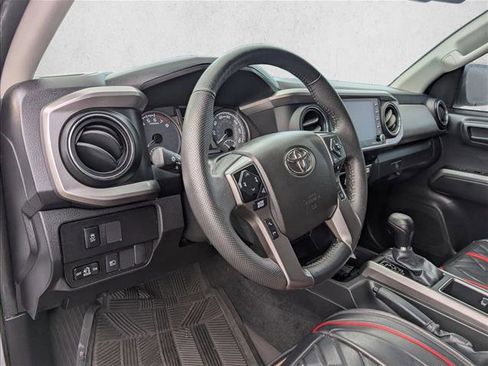 Certified 2022 Toyota Tacoma SR5 image 10