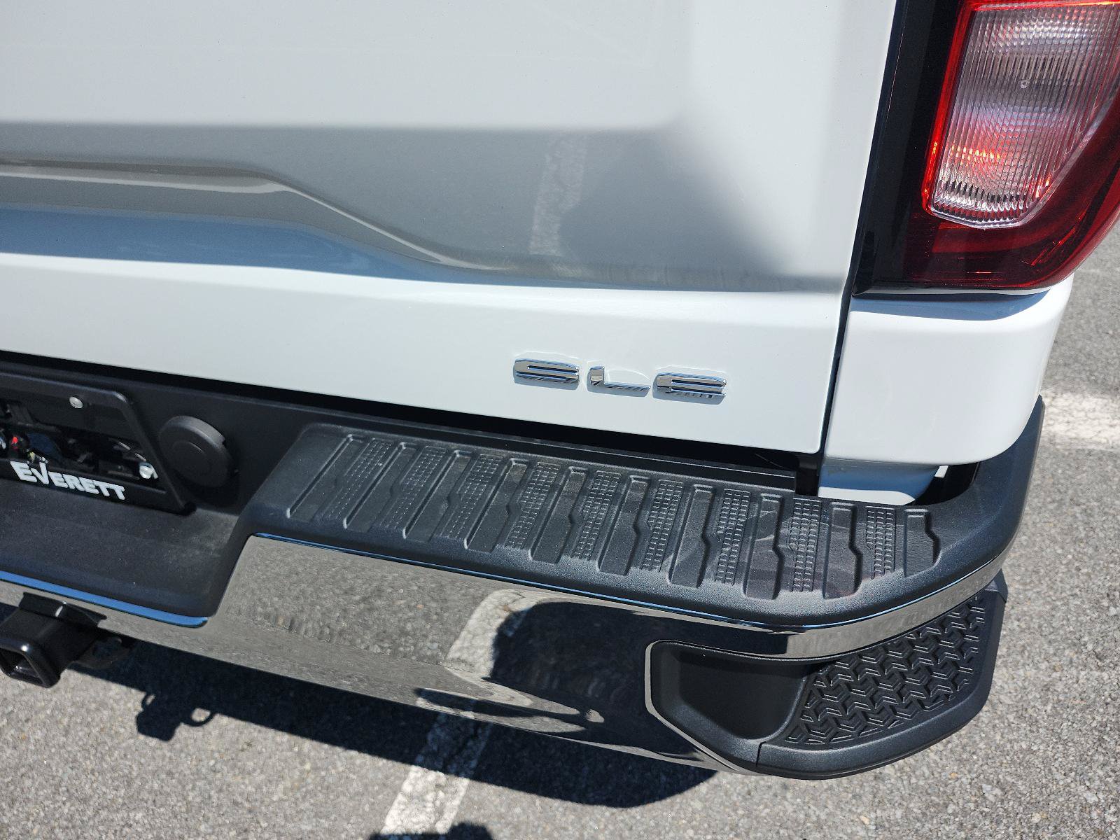 New 2026 GMC Sierra 1500 SLE AWD/4WD image 4