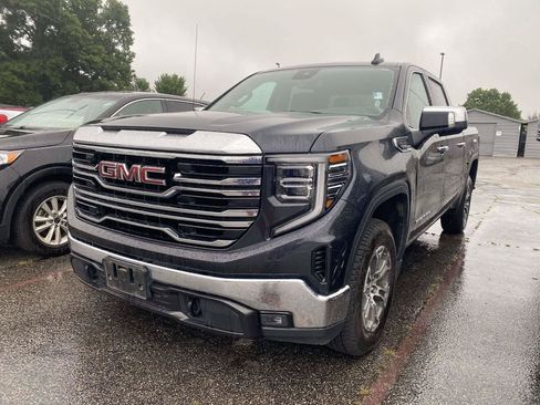 Used 2025 GMC Sierra 1500 SLT AWD/4WD image 3