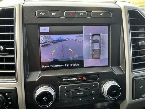 Used 2019 Ford F150 Lariat w/ Equipment Group 502A Luxury AWD/4WD image 16