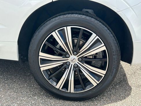 Used 2023 Volvo XC60 B5 Plus image 59