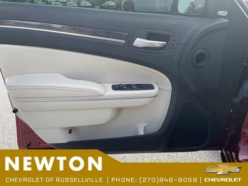 Used 2023 Chrysler 300 Touring L w/ Popular Equipment Group RWD image 8