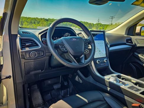 Used 2022 Ford Edge SEL w/ Convenience Package AWD/4WD image 12