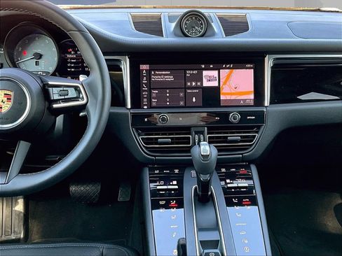 Certified 2022 Porsche Macan S AWD/4WD image 16