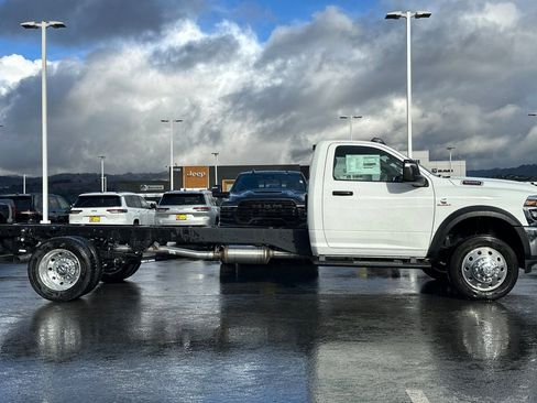 New 2026 RAM 5500 Tradesman AWD/4WD image 3