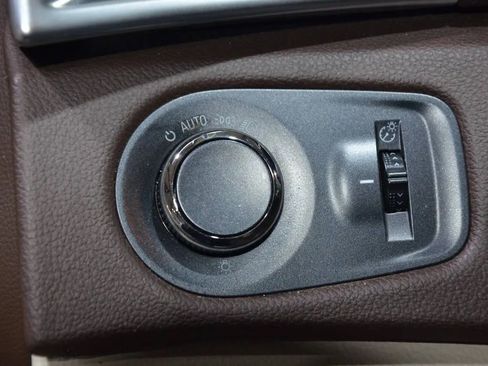 Used 2016 Cadillac SRX Luxury w/ Driver Awareness Package image 18