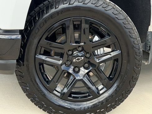 Used 2022 Chevrolet Silverado 1500 Custom Trail Boss w/ Realtree Special Edition AWD/4WD image 9