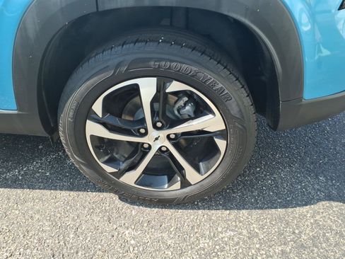 Certified 2025 Chevrolet Trax RS FWD image 15