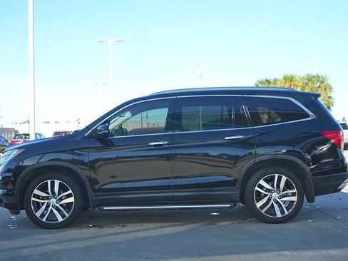 Used 2018 Honda Pilot Touring image 3