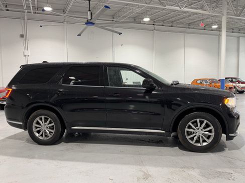 Used 2017 Dodge Durango SXT w/ 3rd Row Seating Group image 18