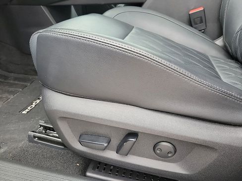 Used 2023 Nissan Rogue Platinum w/ Platinum Premium Package FWD image 12