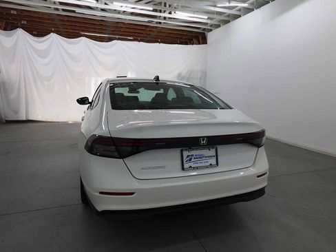 Certified 2025 Honda Accord SE image 7