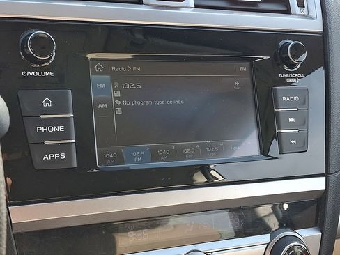 Used 2018 Subaru Outback 2.5i image 16