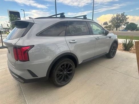 Certified 2023 Kia Sorento SX AWD/4WD image 4