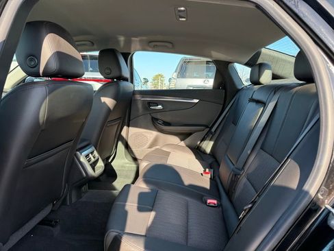 Used 2017 Chevrolet Impala LT image 14