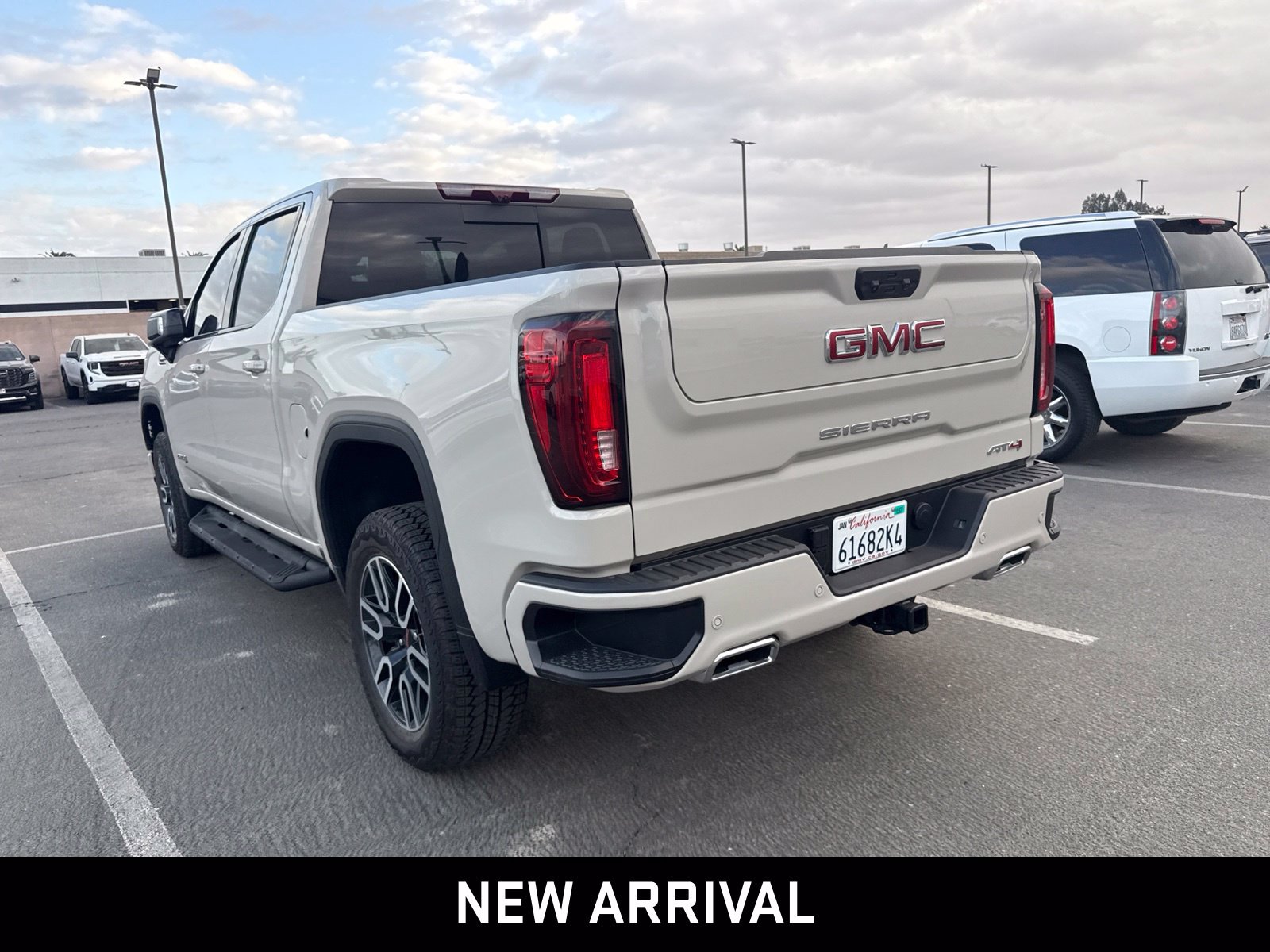 Used 2026 GMC Sierra 1500 AT4 w/ AT4 Premium Package AWD/4WD image 6