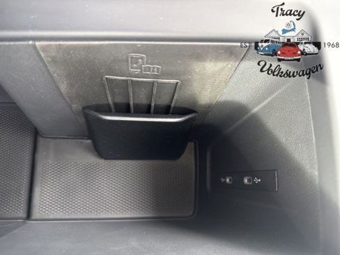 New 2025 Volkswagen Tiguan SE image 13