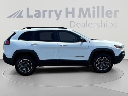Used 2022 Jeep Cherokee Trailhawk w/ Comfort/Convenience Group AWD/4WD image 7