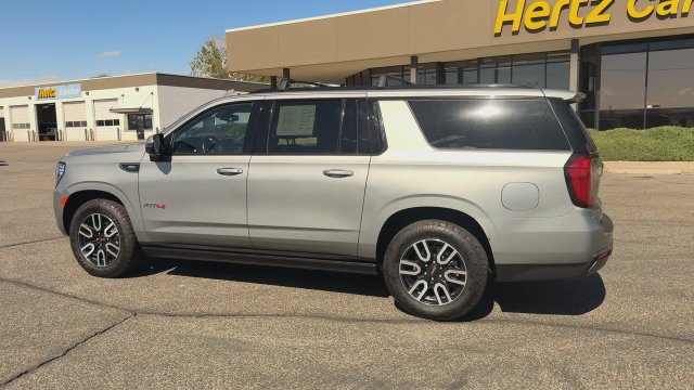 Used 2024 GMC Yukon XL AT4 w/ AT4 Premium Plus Package AWD/4WD image 6