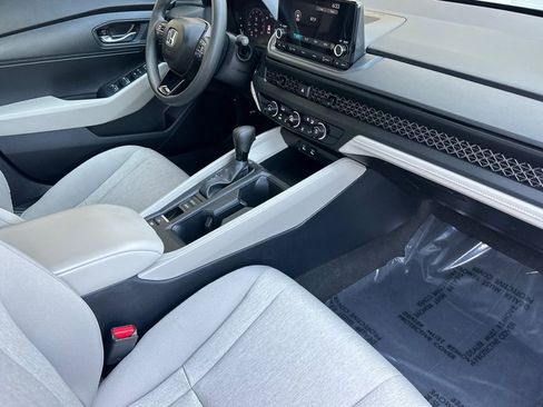 Certified 2025 Honda Accord LX image 17