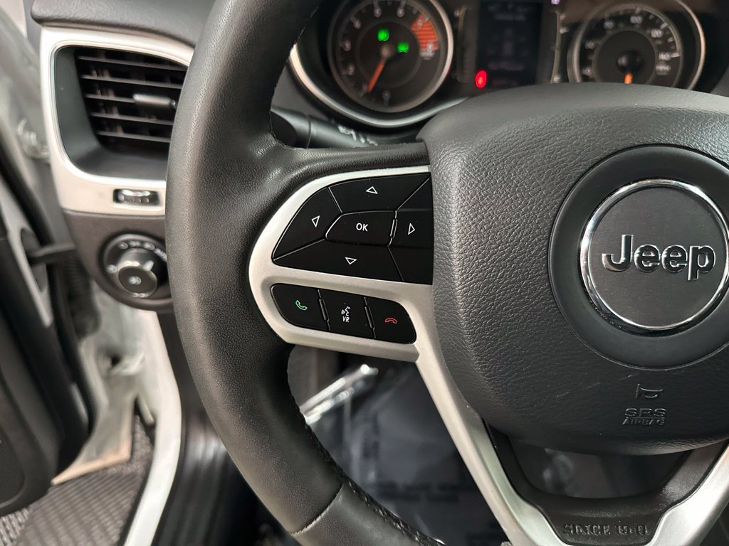 Used 2022 Jeep Cherokee Latitude AWD/4WD image 14