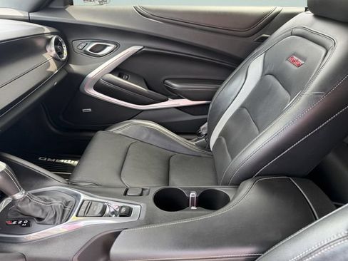 Used 2017 Chevrolet Camaro SS RWD image 18
