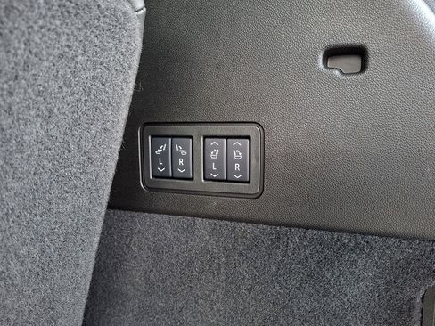 Used 2025 Cadillac XT6 Sport w/ Technology Package image 32