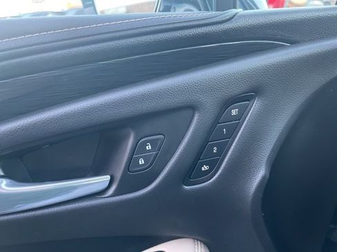 Used 2018 Buick Envision Premium image 30