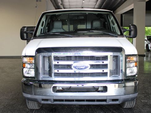 Used 2014 Ford E-150 and Econoline 150 RWD image 8