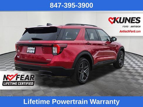 Used 2025 Ford Explorer ST-Line w/ ST-Line Street Pack image 6