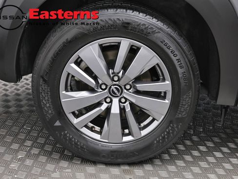 Used 2025 Nissan Pathfinder SV FWD image 31