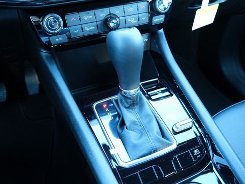 New 2026 Jeep Compass Limited image 22