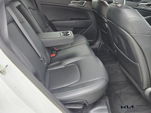 Used 2025 Kia Sportage EX FWD image 16
