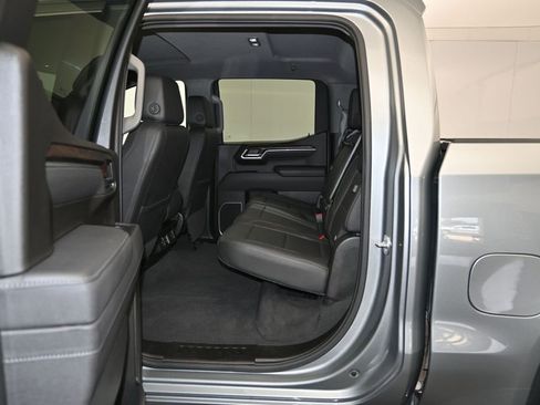 Used 2025 GMC Sierra 1500 SLT AWD/4WD image 23