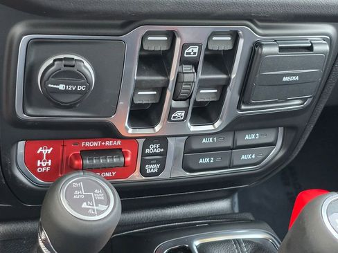 New 2026 Jeep Wrangler Unlimited Rubicon AWD/4WD image 32