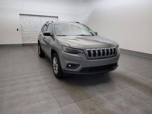 Used 2019 Jeep Cherokee Latitude Plus AWD/4WD image 13