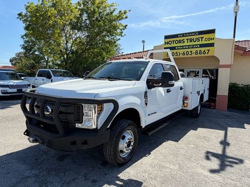 Used 2018 Ford F350 XL w/ Power Equipment Group AWD/4WD image 2