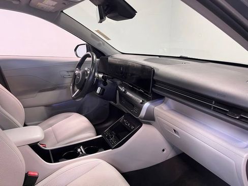Used 2024 Hyundai Kona Limited image 11