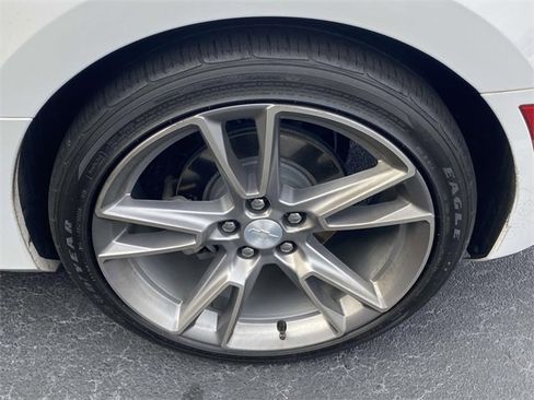 Used 2020 Chevrolet Camaro LT w/ RS Package image 10