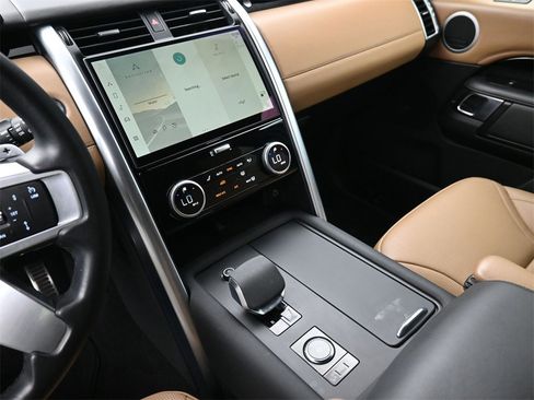 Used 2023 Land Rover Discovery S R-Dynamic image 8