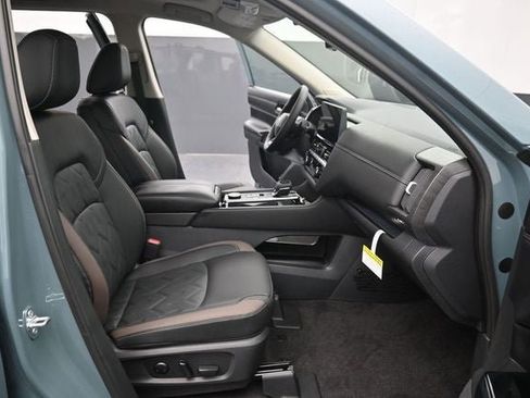 New 2026 Nissan Pathfinder Platinum AWD/4WD image 29