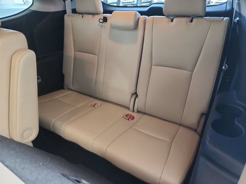 Used 2023 Toyota Highlander Limited FWD image 34