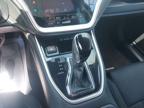 Certified 2025 Subaru Outback Premium AWD/4WD image 18