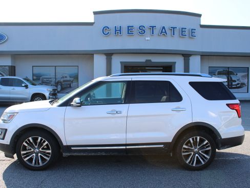 Used 2017 Ford Explorer Platinum AWD/4WD image 1