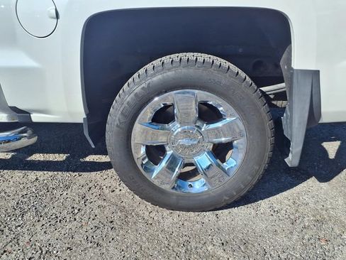 Used 2018 Chevrolet Silverado 1500 LTZ w/ Sport Package AWD/4WD image 17