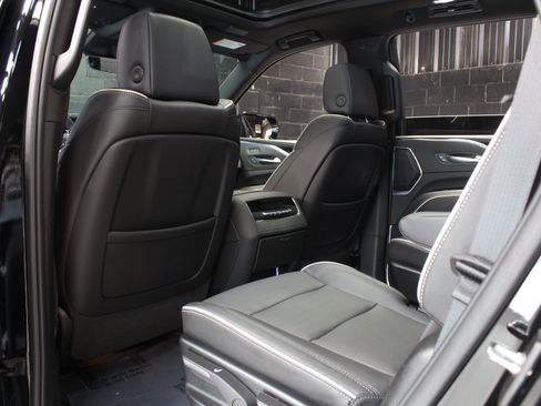 Used 2024 Cadillac Escalade Sport w/ LPO, ONYX Package AWD/4WD image 37