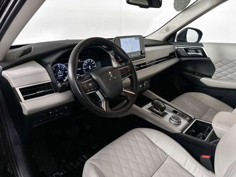 Used 2023 Mitsubishi Outlander SEL AWD/4WD image 11